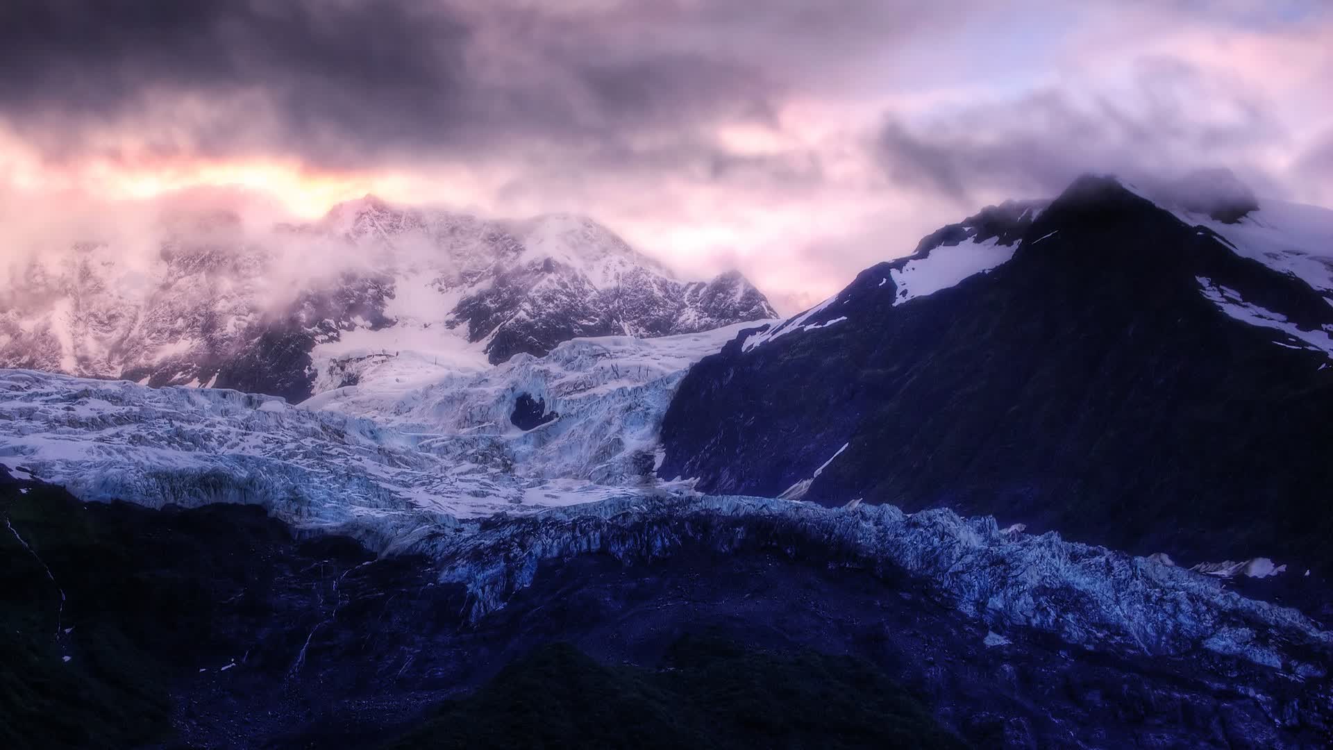 世界登山青年导师国际合作项目成果手册发行，世界登山家
